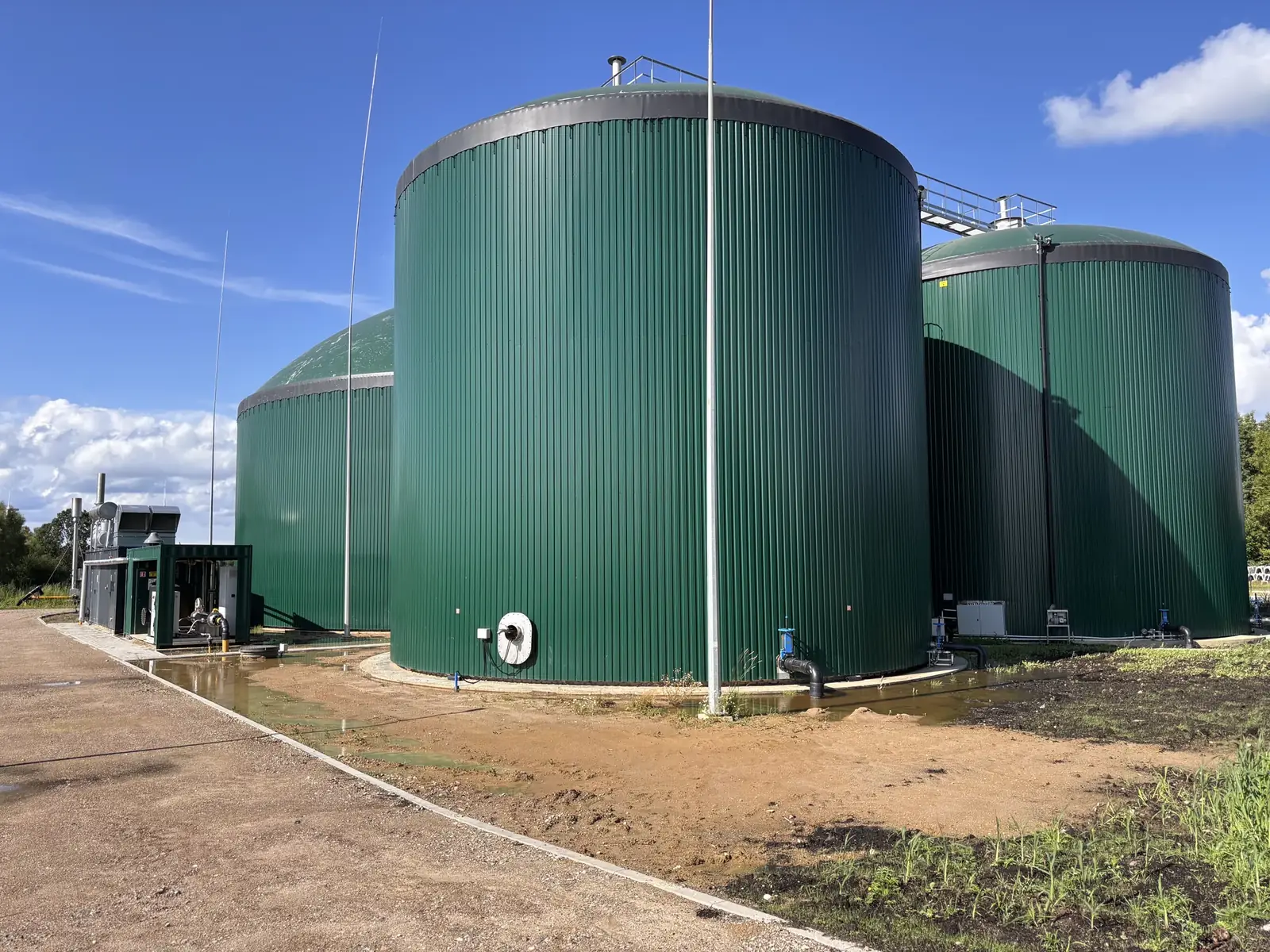 Zbiorniki instalacji biogazowej w Starym Chwalimiu